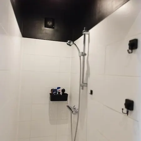 Au Pied Du Mur Apartment Huy